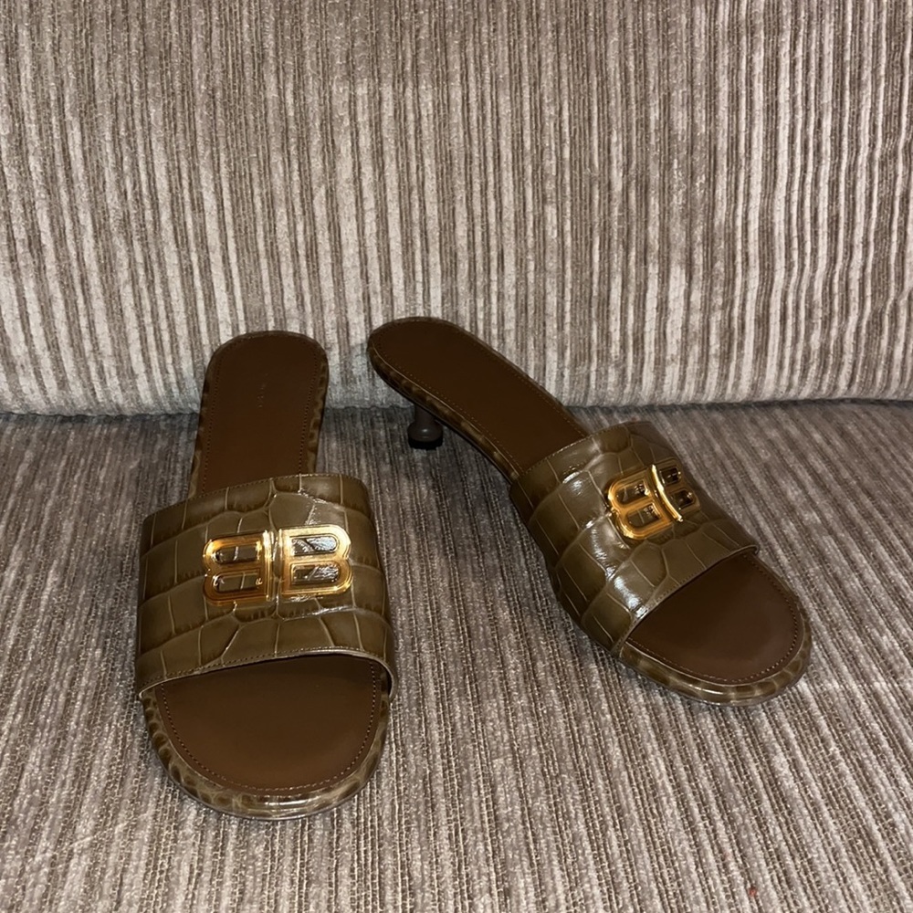 SALE!! Balenciaga BB Plaque Embossed leather heel groupie Mules NWB - Picture 2 of 9